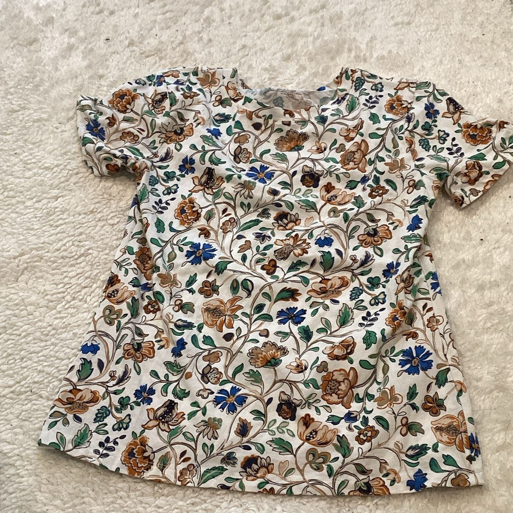 Ann Taylor Floral Short Sleeve Top in White with Blue, Green & Tan Accents